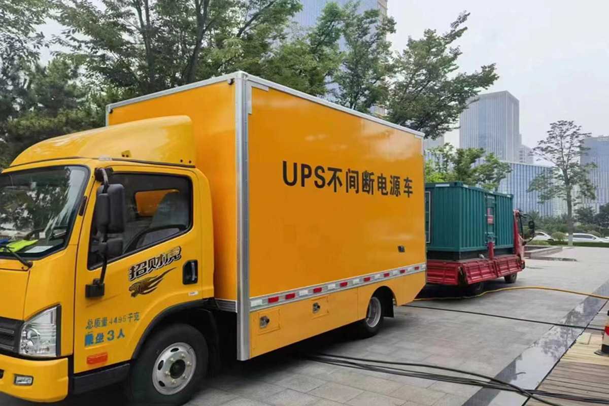 湾岭镇发电机租赁施工现场