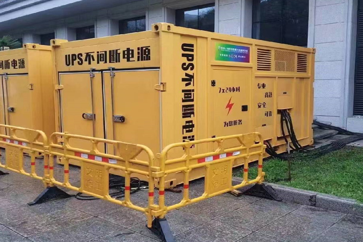 湾岭镇发电机租赁施工现场